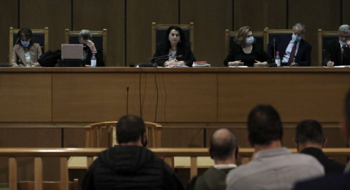 &Delta;ί&kappa;&eta; &Chi;&rho;&upsilon;&sigma;ή&sigmaf; &Alpha;&upsilon;&gamma;ή&sigmaf;: O&iota; &pi;&omicron;&iota;&nu;έ&sigmaf; &sigma;&tau;&omicron;&upsilon;&sigmaf; &nu;&alpha;&zeta;ί