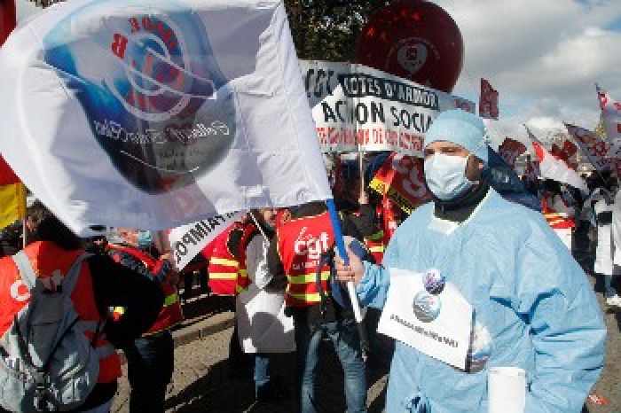&Pi;&alpha;&nu;&delta;&eta;&mu;ί&alpha;: &Rho;&alpha;&gamma;&delta;&alpha;ί&alpha; &epsilon;&xi;ά&pi;&lambda;&omega;&sigma;&eta;, &sigma;&tau;&omicron; &epsilon;&pi;ί&kappa;&epsilon;&nu;&tau;&rho;&omicron; &eta; &Epsilon;&upsilon;&rho;ώ&pi;&eta;