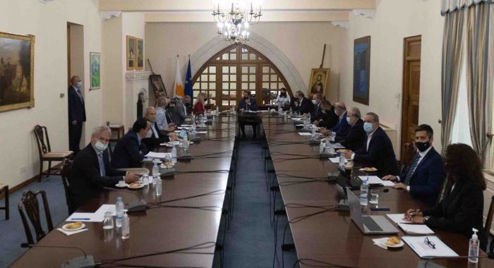 &Omicron; &Pi;&rho;ό&epsilon;&delta;&rho;&omicron;&sigmaf; &tau;&eta;&sigmaf; &Delta;&eta;&mu;&omicron;&kappa;&rho;&alpha;&tau;ί&alpha;&sigmaf; &pi;&rho;&omicron;ή&delta;&rho;&epsilon;&upsilon;&sigma;&epsilon; &sigma;ή&mu;&epsilon;&rho;&alpha; &sigma;ύ&sigma;&kappa;&epsilon;&psi;&eta;&sigmaf; &tau;&omicron;&upsilon; &Epsilon;&theta;&nu;&iota;&kappa;&omicron;ύ &Sigma;&upsilon;&mu;&beta;&omicron;&upsilon;&lambda;ί&omicron;&upsilon;