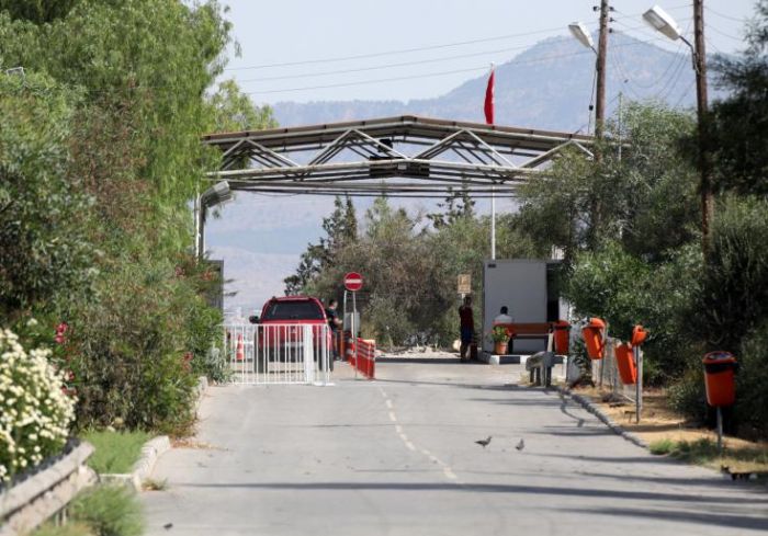 &Sigma;&iota;&nu;&tau;ί&kappa;: &Eta; &Omicron;&Upsilon;&Nu;&Phi;&Iota;&Kappa;&Upsilon;&Pi; &pi;&alpha;&rho;&alpha;&kappa;&omicron;&lambda;&omicron;&upsilon;&theta;&epsilon;ί &sigma;&tau;&epsilon;&nu;ά &tau;&eta;&nu; &kappa;&alpha;&tau;ά&sigma;&tau;&alpha;&sigma;&eta; &sigma;&epsilon; ό&tau;&iota; &alpha;&phi;&omicron;&rho;ά &tau;&alpha; &omicron;&delta;&omicron;&phi;&rho;ά&gamma;&mu;&alpha;&tau;&alpha;