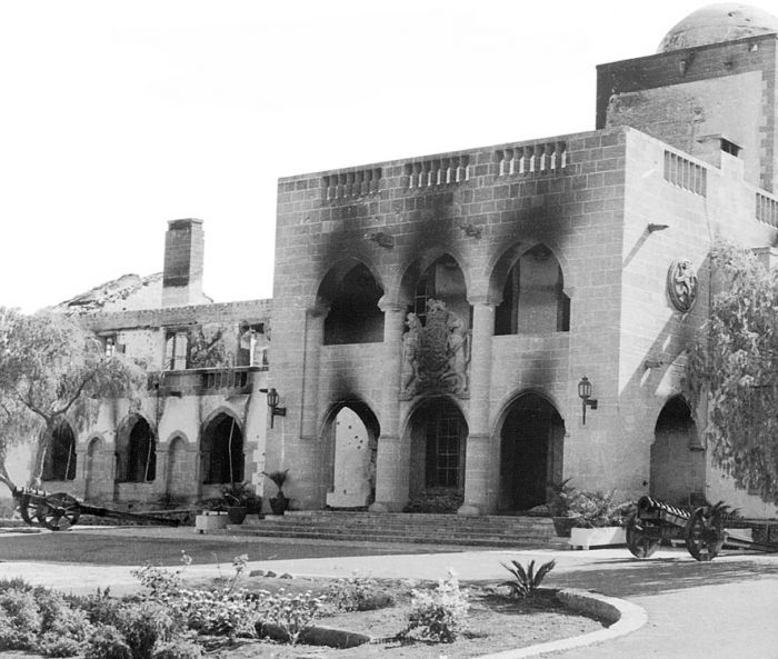 &Alpha;&lambda;ή&theta;&epsilon;&iota;&alpha;, &gamma;&iota;&alpha;&tau;ί ό&chi;&iota; &tau;&alpha; &pi;&upsilon;&rho;ά &kappa;&alpha;&iota; &kappa;&alpha;&tau;ά &Alpha;&nu;&alpha;&sigma;&tau;&alpha;&sigma;&iota;ά&delta;&eta; &mu;&epsilon;&rho;&iota;ά;