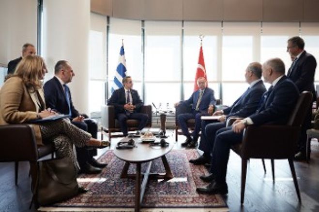 &Epsilon;&lambda;&lambda;&eta;&nu;&omicron;&tau;&omicron;&upsilon;&rho;&kappa;&iota;&kappa;ά: &laquo;&Beta;ή&mu;&alpha; &beta;ή&mu;&alpha;&raquo; &pi;&rho;&omicron;&chi;&omega;&rho;&omicron;ύ&nu; &omicron;&iota; &epsilon;&pi;&iota;&kappa;ί&nu;&delta;&upsilon;&nu;&epsilon;&sigmaf; &delta;&iota;&epsilon;&upsilon;&theta;&epsilon;&tau;ή&sigma;&epsilon;&iota;&sigmaf;