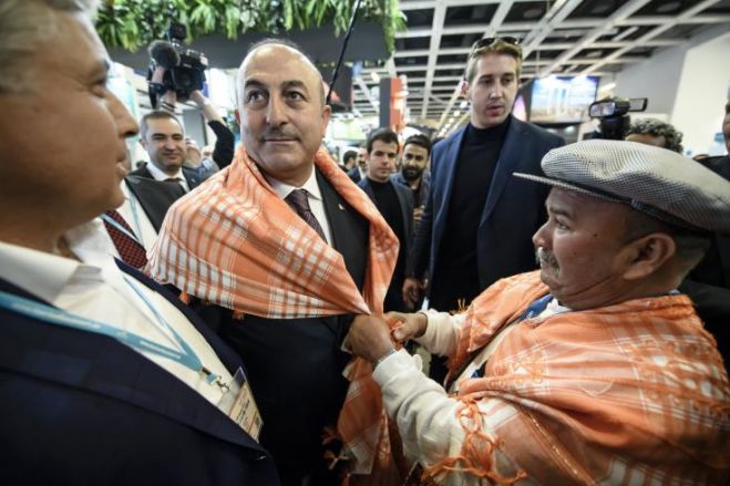 &Sigma;&tau;&omicron;&nu; &ldquo;'&alpha;έ&rho;&alpha;&rdquo; &eta; &epsilon;&pi;ί&sigma;&kappa;&epsilon;&psi;&eta; &Tau;&sigma;&alpha;&beta;&omicron;ύ&sigma;&omicron;&gamma;&lambda;&omicron;&upsilon; &sigma;&tau;&eta;&nu; &Omicron;&lambda;&lambda;&alpha;&nu;&delta;ί&alpha;