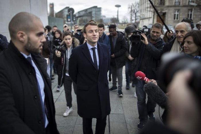 O &Mu;&alpha;&kappa;&rho;ό&nu; &epsilon;&pi;&iota;&kappa;&rho;&alpha;&tau;έ&sigma;&tau;&epsilon;&rho;&omicron;&sigmaf; &nu;&iota;&kappa;&eta;&tau;ή&sigmaf; &tau;&omega;&nu; &epsilon;&kappa;&lambda;&omicron;&gamma;ώ&nu; &sigma;&tau;&eta; &Gamma;&alpha;&lambda;&lambda;ί&alpha;