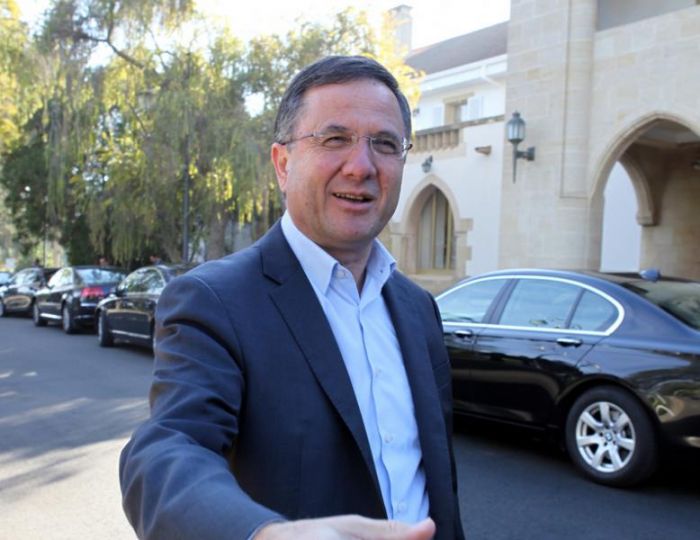 &Pi;&epsilon;&rho;&delta;ί&kappa;&eta;&sigmaf;: &Alpha;&pi;&alpha;&rho;ά&delta;&epsilon;&kappa;&tau;&eta;&nbsp;&kappa;&alpha;&iota; &pi;&rho;&omicron;&kappa;&lambda;&eta;&tau;&iota;&kappa;ή &eta; &sigma;&upsilon;&mu;&pi;&epsilon;&rho;&iota;&phi;&omicron;&rho;ά &tau;&omicron;&upsilon; &kappa;. &Alpha;&kappa;&iota;&nu;&tau;&zeta;ί