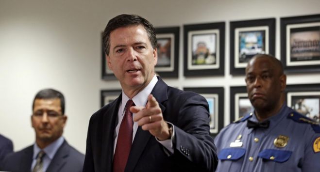 &Omicron; &Tau;&rho;&alpha;&mu;&pi; &alpha;&pi;έ&lambda;&upsilon;&sigma;&epsilon; &tau;&omicron;&nu; &epsilon;&pi;&iota;&kappa;&epsilon;&phi;&alpha;&lambda;ή&sigmaf; &tau;&omicron;&upsilon; FBI