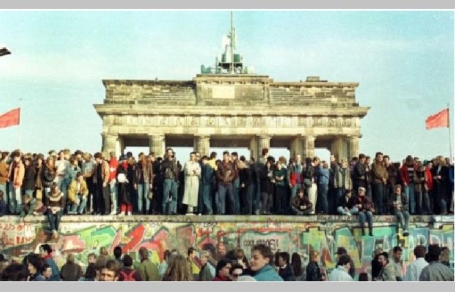 &Gamma;&iota;&alpha; &tau;&omicron; &tau;&epsilon;ί&chi;&omicron;&sigmaf; &tau;&omicron;&upsilon; &Beta;&epsilon;&rho;&omicron;&lambda;ί&nu;&omicron;&upsilon;