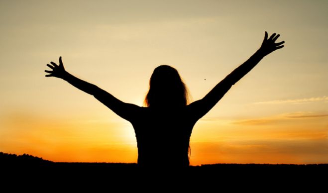 &Sigma;&epsilon; έ&nu;&alpha;&nu; &kappa;ό&sigma;&mu;&omicron; &pi;&omicron;&upsilon; &delta;&iota;&alpha;&pi;&rho;ά&tau;&tau;&epsilon;&tau;&alpha;&iota; &mu;&iota;&alpha; &gamma;&upsilon;&nu;&alpha;&iota;&kappa;&omicron;&kappa;&tau;&omicron;&nu;ί&alpha; &kappa;ά&theta;&epsilon; 10 &lambda;έ&pi;&tau;&alpha;: &laquo;&Epsilon;&pi;&iota;&sigma;&tau;&rho;έ&phi;&omega; &mu;&epsilon; &phi;&omega;&tau;&iota;ά&hellip;&raquo;