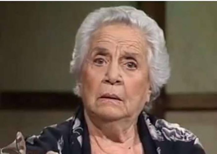 Έ&phi;&upsilon;&gamma;&epsilon; &sigma;ή&mu;&epsilon;&rho;&alpha; &alpha;&pi;ό &tau;&eta; &zeta;&omega;ή &eta; &delta;&eta;&mu;&omicron;&phi;&iota;&lambda;ή&sigmaf; &eta;&theta;&omicron;&pi;&omicron;&iota;ό&sigmaf; Έ&lambda;&lambda;&eta; &Kappa;&upsilon;&rho;&iota;&alpha;&kappa;ί&delta;&omicron;&upsilon;