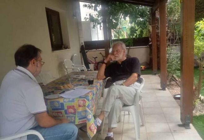 &Delta;&eta;&mu;ή&tau;&rho;&eta;&sigmaf; &Alpha;&lambda;&eta;&theta;&epsilon;&iota;&nu;ό&sigmaf;: Έ&nu;&alpha;&sigmaf; &mu;ό&nu;&iota;&mu;&omicron;&sigmaf; &alpha;&nu;&alpha;&zeta;&eta;&tau;&eta;&tau;ή&sigmaf; &mu;&iota;&alpha;&sigmaf; &nu;έ&alpha;&sigmaf; &gamma;&lambda;ώ&sigma;&sigma;&alpha;&sigmaf;