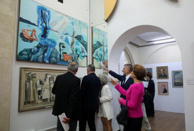 Έ&rho;&gamma;&alpha; &tau;έ&chi;&nu;&eta;&sigmaf; &kappa;&alpha;&iota; &alpha;&rho;&chi;&epsilon;&iota;&alpha;&kappa;ό &upsilon;&lambda;&iota;&kappa;ό &Epsilon;/&kappa; &kappa;&alpha;&iota; &Tau;/&kappa; &phi;&omega;&tau;ί&zeta;&omicron;&upsilon;&nu; &tau;&eta;&nu; &kappa;&alpha;&lambda;&lambda;&iota;&tau;&epsilon;&chi;&nu;&iota;&kappa;ή &zeta;&omega;ή &tau;&eta;&sigmaf; &Kappa;ύ&pi;&rho;&omicron;&upsilon; &pi;&rho;&iota;&nu; &tau;&omicron; 1974