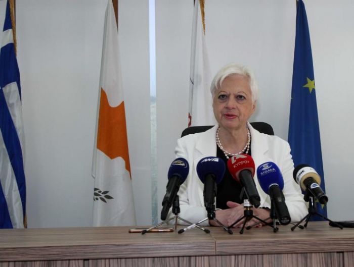 &Tau;&eta;&nu; &Pi;&alpha;&rho;&alpha;&sigma;&kappa;&epsilon;&upsilon;ή &sigma;&upsilon;&nu;ά&nu;&tau;&eta;&sigma;&eta; &tau;&eta;&sigmaf; &eta;&gamma;&epsilon;&sigma;ί&alpha;&sigmaf; &tau;&eta;&sigmaf; &Alpha;&lambda;&lambda;&eta;&lambda;&epsilon;&gamma;&gamma;ύ&eta;&sigmaf; &mu;&epsilon; &tau;&omicron; &Delta;&Eta;&Kappa;&Omicron;