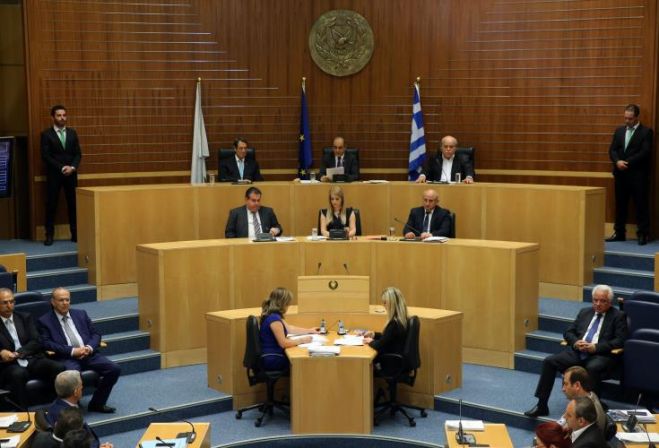 &Omicron; &ldquo;&phi;ά&kappa;&epsilon;&lambda;&omicron;&sigmaf; &tau;&eta;&sigmaf; &Kappa;ύ&pi;&rho;&omicron;&upsilon;&rdquo; &kappa;&alpha;&iota; &omicron; ά&lambda;&lambda;&omicron;&sigmaf; &ldquo;&phi;ά&kappa;&epsilon;&lambda;&omicron;&sigmaf; &tau;&eta;&sigmaf; &Kappa;ύ&pi;&rho;&omicron;&upsilon;&rdquo;...