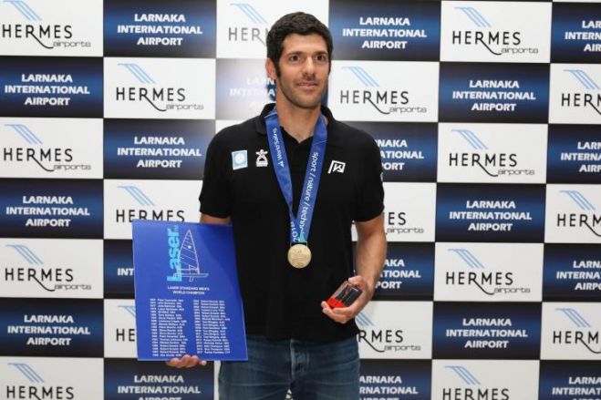 &Upsilon;&pi;&omicron;&psi;ή&phi;&iota;&omicron;&sigmaf; World Sailor of the Year &omicron; &Pi;&alpha;ύ&lambda;&omicron;&sigmaf; &Kappa;&omicron;&nu;&tau;ί&delta;&eta;&sigmaf;