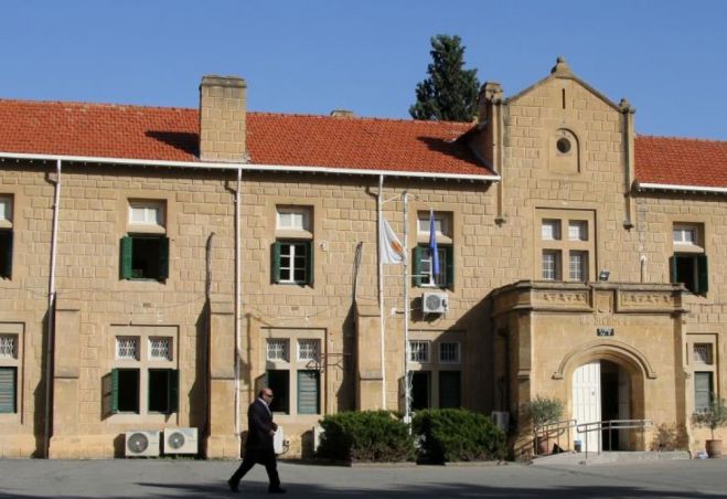 &Alpha;&nu;&tau;&iota;&mu;έ&tau;&omega;&pi;&omicron;&iota; &kappa;&alpha;&iota; &mu;&epsilon; &pi;&epsilon;&iota;&theta;&alpha;&rho;&chi;&iota;&kappa;ή &delta;ί&omega;&xi;&eta; &omicron;&iota; &kappa;&alpha;&tau;&alpha;&delta;&iota;&kappa;&alpha;&sigma;&theta;έ&nu;&tau;&epsilon;&sigmaf; &sigma;&tau;&eta;&nu; &upsilon;&pi;ό&theta;&epsilon;&sigma;&eta; &Epsilon;&rho;&omega;&tau;&omicron;&kappa;&rho;ί&tau;&omicron;&upsilon;