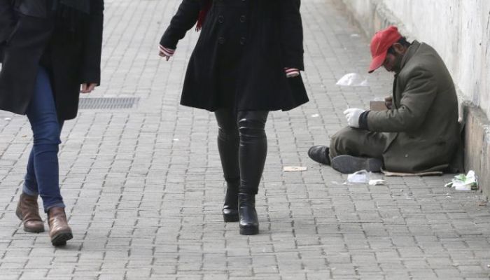 &Pi;&lambda;&eta;&rho;ώ&nu;&omicron;&upsilon;&nu; &omicron;&iota; &pi;&lambda;&omicron;ύ&sigma;&iota;&omicron;&iota;, &lambda;έ&nu;&epsilon;, &kappa;&alpha;&iota; &tau;&rho;ώ&nu;&epsilon; &omicron;&iota; &phi;&tau;&omega;&chi;&omicron;ί...