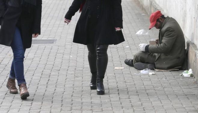 &Pi;&lambda;&eta;&rho;ώ&nu;&omicron;&upsilon;&nu; &omicron;&iota; &pi;&lambda;&omicron;ύ&sigma;&iota;&omicron;&iota;, &lambda;έ&nu;&epsilon;, &kappa;&alpha;&iota; &tau;&rho;ώ&nu;&epsilon; &omicron;&iota; &phi;&tau;&omega;&chi;&omicron;ί...