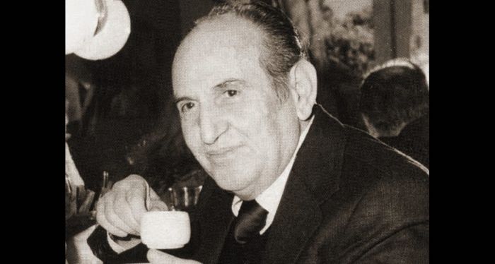 &Mu;&epsilon;&nu;έ&lambda;&alpha;&omicron;&sigmaf; &Lambda;&omicron;&upsilon;&nu;&tau;έ&mu;&eta;&sigmaf;: &laquo;&Eta; &Epsilon;&pi;&alpha;&nu;ά&sigma;&tau;&alpha;&sigma;&eta; &kappa;&omicron;ί&tau;&alpha;&xi;&epsilon; &tau;&omicron; &pi;&alpha;&iota;&delta;ί &tau;&eta;&sigmaf; &sigma;&tau;&alpha; &mu;ά&tau;&iota;&alpha;&raquo;