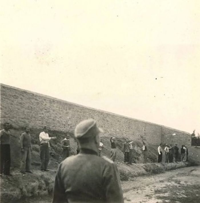 &Omicron;&iota; 200 &kappa;&omicron;&mu;&mu;&omicron;&upsilon;&nu;&iota;&sigma;&tau;έ&sigmaf; &tau;&eta;&sigmaf; &Kappa;&alpha;&iota;&sigma;&alpha;&rho;&iota;&alpha;&nu;ή&sigmaf; &epsilon;&nu;&omicron;&chi;&lambda;&omicron;ύ&nu;!