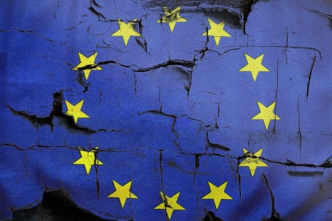 &Epsilon;&upsilon;&rho;&omega;&pi;&alpha;ϊ&kappa;ή Έ&nu;&omega;&sigma;&eta;: &Pi;&alpha;&zeta;ά&rho;&iota;&alpha;, &alpha;&nu;&tau;&alpha;&gamma;&omega;&nu;&iota;&sigma;&mu;&omicron;ί &kappa;&alpha;&iota; &epsilon;&pi;&epsilon;&rho;&chi;ό&mu;&epsilon;&nu;&alpha; &kappa;&omicron;&rho;&omega;&nu;&omicron;-&Mu;&nu;&eta;&mu;ό&nu;&iota;&alpha; &epsilon;&pi;ί &pi;&tau;&omega;&mu;ά&tau;&omega;&nu;!