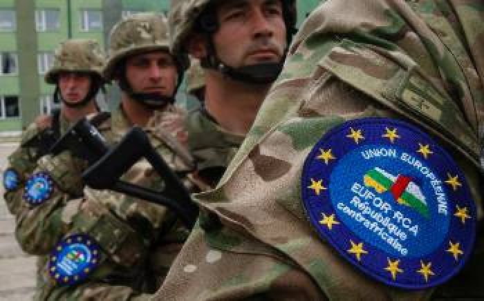 &Epsilon;&upsilon;&rho;&omega;&pi;&alpha;ϊ&kappa;ή Έ&nu;&omega;&sigma;&eta;: &Sigma;&epsilon;&nu;ά&rho;&iota;&alpha; &alpha;&rho;&rho;&omega;&sigma;&tau;&eta;&mu;έ&nu;&eta;&sigmaf; &iota;&mu;&pi;&epsilon;&rho;&iota;&alpha;&lambda;&iota;&sigma;&tau;&iota;&kappa;ή&sigmaf; &laquo;&phi;&alpha;&nu;&tau;&alpha;&sigma;ί&alpha;&sigmaf;&raquo;;