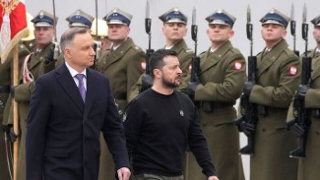 &Eta;&Pi;&Alpha; &kappa;&alpha;&iota; &Rho;&omega;&sigma;ί&alpha; &laquo;&beta;&rho;ί&sigma;&kappa;&omicron;&nu;&tau;&alpha;&iota; &sigma;&tau;&eta; &phi;ά&sigma;&eta; &mu;&iota;&alpha;&sigmaf; &theta;&epsilon;&rho;&mu;ή&sigmaf; &sigma;ύ&gamma;&kappa;&rho;&omicron;&upsilon;&sigma;&eta;&sigmaf;&raquo;