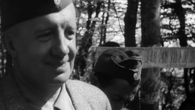 &Pi;&omega;&lambda; &Epsilon;&lambda;&upsilon;ά&rho;: &laquo;&Omicron; &Gamma;&rho;ά&mu;&mu;&omicron;&sigmaf; &epsilon;ί&nu;&rsquo; &lambda;ί&gamma;&omicron; &tau;&rho;&alpha;&chi;ύ&sigmaf;&hellip;&raquo;