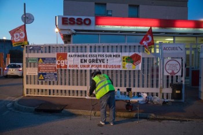 &Gamma;&alpha;&lambda;&lambda;ί&alpha;: &Nu;έ&omicron; &kappa;ύ&mu;&alpha; &alpha;&pi;&epsilon;&rho;&gamma;&iota;ώ&nu;