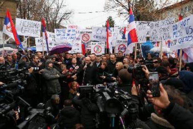 &Delta;&upsilon;&tau;&iota;&kappa;ά &Beta;&alpha;&lambda;&kappa;ά&nu;&iota;&alpha;: &Sigma;&chi;έ&delta;&iota;&alpha; &kappa;&alpha;&tau;ά&rho;&gamma;&eta;&sigma;&eta;&sigmaf; &sigma;&upsilon;&nu;ό&rho;&omega;&nu; &kappa;&alpha;&iota; &kappa;&iota;&nu;ή&sigma;&epsilon;&iota;&sigmaf; &laquo;&epsilon;&mu;&pi;&omicron;&rho;&iota;&kappa;&omicron;ύ &pi;&omicron;&lambda;έ&mu;&omicron;&upsilon;&raquo;