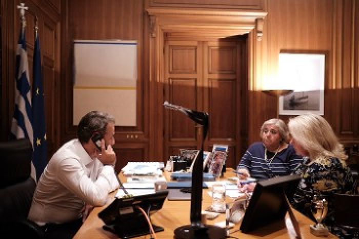 &Epsilon;&lambda;&lambda;&eta;&nu;&omicron;&tau;&omicron;&upsilon;&rho;&kappa;&iota;&kappa;ά: &Mu;&epsilon; &sigma;&phi;&rho;&alpha;&gamma;ί&delta;&alpha; &Eta;&Pi;&Alpha; - &Nu;&Alpha;&Tau;&Omicron; - &Epsilon;&Epsilon; &laquo;&tau;&rho;έ&chi;&omicron;&upsilon;&nu;&raquo; &omicron;&delta;&upsilon;&nu;&eta;&rho;&omicron;ί &sigma;&upsilon;&mu;&beta;&iota;&beta;&alpha;&sigma;&mu;&omicron;ί