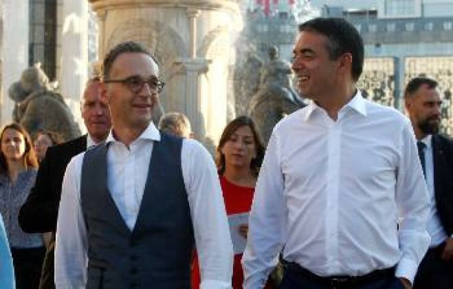 &Gamma;&epsilon;&rho;&mu;&alpha;&nu;ί&alpha;: &laquo;&Alpha;&nu;&epsilon;&beta;ά&zeta;&epsilon;&iota; &sigma;&tau;&rho;&omicron;&phi;έ&sigmaf;&raquo; &sigma;&epsilon; &Beta;&alpha;&lambda;&kappa;ά&nu;&iota;&alpha; &kappa;&alpha;&iota; &Alpha;&nu;&alpha;&tau;&omicron;&lambda;&iota;&kappa;ή &Epsilon;&upsilon;&rho;ώ&pi;&eta;