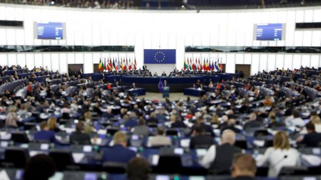 Ευρωβουλή: Διαδικασία άρσης ασυλίας δύο ευρωβουλευτών ξεκίνησε η πρόεδρος του Σώματος