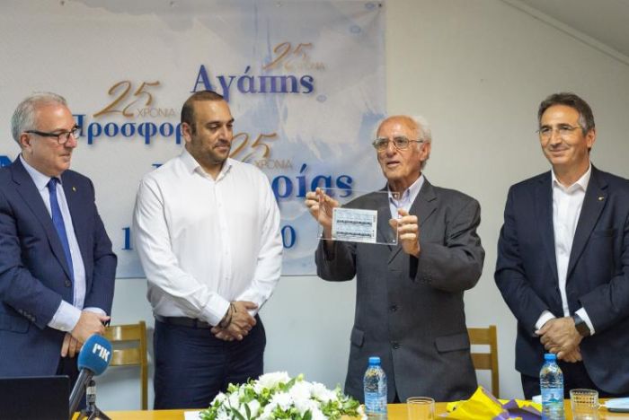 &Omicron; &upsilon;&pi;&omicron;&upsilon;&rho;&gamma;ό&sigmaf; &Mu;&epsilon;&tau;&alpha;&phi;&omicron;&rho;ώ&nu;, &tau;&alpha; 65&chi;&rho;&omicron;&nu;&alpha; &tau;&eta;&sigmaf; &Epsilon;&Omicron;&Kappa;&Alpha;, &tau;&alpha; &gamma;&rho;&alpha;&mu;&mu;&alpha;&tau;ό&sigma;&eta;&mu;&alpha; &kappa;&alpha;&iota; &eta; &delta;&iota;&alpha;&sigma;&tau;&rho;έ&beta;&lambda;&omega;&sigma;&eta; &tau;&eta;&sigmaf; &iota;&sigma;&tau;&omicron;&rho;ί&alpha;&sigmaf;...