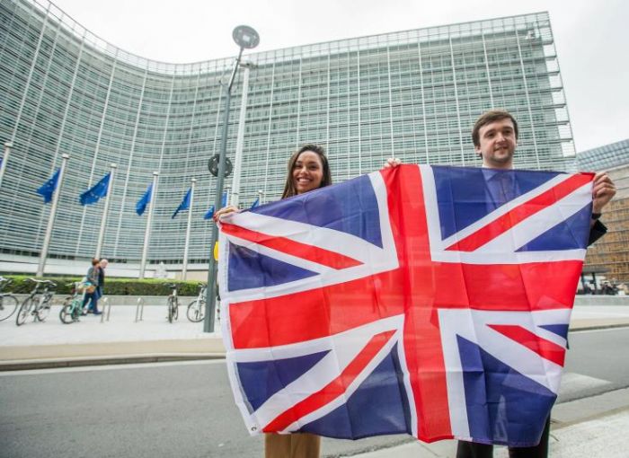 &Sigma;&chi;έ&delta;&iota;&omicron; &nu;&omicron;&mu;&omicron;&theta;&epsilon;&tau;&iota;&kappa;ή&sigmaf; &alpha;&pi;&epsilon;&mu;&pi;&lambda;&omicron;&kappa;ή&sigmaf; &tau;&eta;&sigmaf; &Beta;&rho;&epsilon;&tau;&alpha;&nu;ί&alpha;&sigmaf; &alpha;&pi;ό &tau;&eta;&nu; &Epsilon;&upsilon;&rho;&omega;&pi;&alpha;ϊ&kappa;ή Έ&nu;&omega;&sigma;&eta;