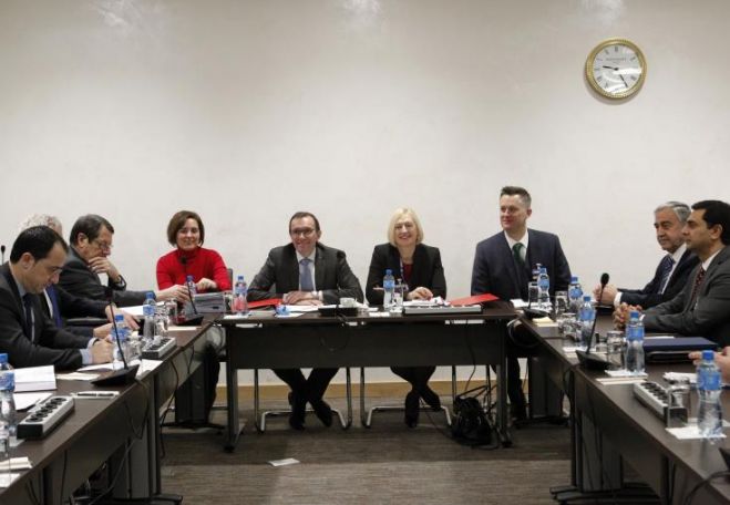 &Delta;&epsilon;ύ&tau;&epsilon;&rho;&eta; &mu;έ&rho;&alpha; &delta;&iota;&alpha;&pi;&rho;&alpha;&gamma;&mu;&alpha;&tau;&epsilon;ύ&sigma;&epsilon;&omega;&nu;: &Kappa;ά&pi;&omicron;&iota;&alpha; &pi;&rho;ό&omicron;&delta;&omicron;&sigmaf; &sigma;&epsilon; &theta;έ&mu;&alpha;&tau;&alpha; &tau;&eta;&sigmaf; &delta;&iota;&alpha;&kappa;&upsilon;&beta;έ&rho;&nu;&eta;&sigma;&eta;&sigmaf;