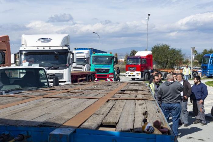 &Pi;&rho;&omicron;&beta;&lambda;ή&mu;&alpha;&tau;&alpha; &kappa;&alpha;&iota; &sigma;ή&mu;&epsilon;&rho;&alpha; &gamma;&iota;&alpha; &tau;&omicron;&upsilon;&sigmaf; &mu;&epsilon;&tau;&alpha;&phi;&omicron;&rho;&epsilon;ί&sigmaf; &sigma;&tau;&omicron; &Lambda;&iota;&mu;ά&nu;&iota; &Lambda;&epsilon;&mu;&epsilon;&sigma;&omicron;ύ