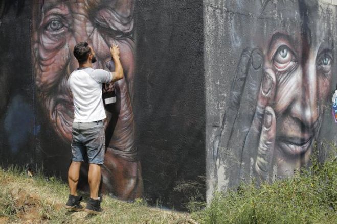 &Eta; &tau;έ&chi;&nu;&eta; &tau;&omicron;&upsilon; &delta;&rho;ό&mu;&omicron;&upsilon; &sigma;&tau;&omicron; &epsilon;&pi;ί&kappa;&epsilon;&nu;&tau;&rho;&omicron; &pi;&alpha;&gamma;&kappa;ό&sigma;&mu;&iota;&alpha;&sigmaf; έ&kappa;&theta;&epsilon;&sigma;&eta;&sigmaf; &sigma;ύ&gamma;&chi;&rho;&omicron;&nu;&eta;&sigmaf; &tau;έ&chi;&nu;&eta;&sigmaf;