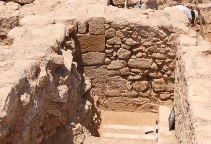&Sigma;ύ&nu;&theta;&epsilon;&tau;&omicron; &alpha;&rho;&chi;&iota;&tau;&epsilon;&kappa;&tau;&omicron;&nu;&iota;&kappa;ό &sigma;ύ&mu;&pi;&lambda;&epsilon;&gamma;&mu;&alpha; &epsilon;&nu;&tau;&omicron;&pi;ί&sigma;&tau;&eta;&kappa;&epsilon; &sigma;&tau;&omicron; &omicron;&rho;&omicron;&pi;έ&delta;&iota;&omicron; &sigma;&tau;&eta;&nu; &Pi;&alpha;&lambda;&alpha;ί&pi;&alpha;&phi;&omicron;