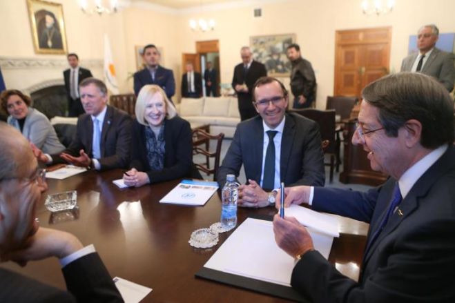 &Pi;&omicron;&lambda;ύ &sigma;&upsilon;&gamma;&kappa;&epsilon;&kappa;&rho;&iota;&mu;έ&nu;&epsilon;&sigmaf; &iota;&delta;έ&epsilon;&sigmaf; &gamma;&iota;&alpha; &delta;&iota;&epsilon;&upsilon;&kappa;ό&lambda;&upsilon;&nu;&sigma;&eta; &tau;&omicron;&upsilon; &delta;&iota;&alpha;&lambda;ό&gamma;&omicron;&upsilon;, έ&chi;&epsilon;&iota; &omicron; &pi;&rho;ό&epsilon;&delta;&rho;&omicron;&sigmaf; &tau;&eta;&sigmaf; &Delta;&eta;&mu;&omicron;&kappa;&rho;&alpha;&tau;ί&alpha;&sigmaf;