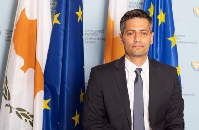 &Tau;&omicron;&iota;&sigmaf;... &phi;&rho;&omicron;&nu;ί&mu;&omicron;&iota;&sigmaf; &omicron;&lambda;ί&gamma;&alpha;, &kappa;ύ&rho;&iota;&epsilon; &Epsilon;&kappa;&pi;&rho;ό&sigma;&omega;&pi;&epsilon;!