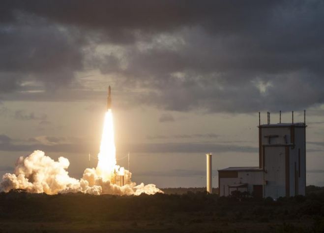 &Eta; &mu;&upsilon;&theta;&iota;&kappa;ή &Alpha;&rho;&iota;ά&delta;&nu;&eta; έ&sigma;&tau;&epsilon;&iota;&lambda;&epsilon; &sigma;&tau;&omicron; &delta;&iota;ά&sigma;&tau;&eta;&mu;&alpha; &tau;&omicron;&nu; Hellas Sat 4