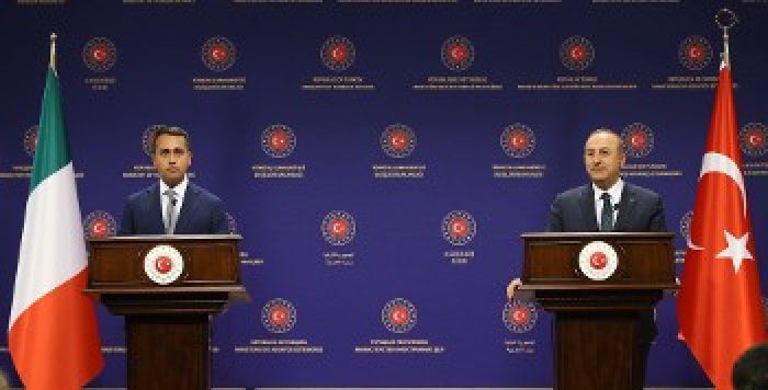 &Nu;.&Alpha;. &Mu;&epsilon;&sigma;ό&gamma;&epsilon;&iota;&omicron;&sigmaf; - &Epsilon;&lambda;&lambda;&eta;&nu;&omicron;&tau;&omicron;&upsilon;&rho;&kappa;&iota;&kappa;ά: &Alpha;&sigma;&kappa;ή&sigma;&epsilon;&iota;&sigmaf; &laquo;&delta;&omicron;ύ&nu;&alpha;&iota; &kappa;&alpha;&iota; &lambda;&alpha;&beta;&epsilon;ί&nu;&raquo; &sigma;&epsilon; &phi;ό&nu;&tau;&omicron; &alpha;&mu;&epsilon;&rho;&iota;&kappa;&alpha;&nu;&omicron;&Nu;&Alpha;&Tau;&Omicron;&iota;&kappa;ό...