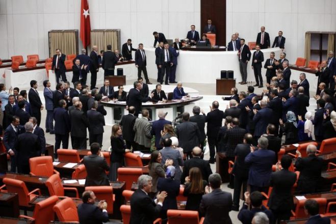 &Mu;&epsilon; 339 &psi;ή&phi;&omicron;&upsilon;&sigmaf; &epsilon;&gamma;&kappa;&rho;ί&theta;&eta;&kappa;&alpha;&nu; &omicron;&iota; &sigma;&upsilon;&nu;&tau;&alpha;&gamma;&mu;&alpha;&tau;&iota;&kappa;έ&sigmaf; &tau;&rho;&omicron;&pi;&omicron;&pi;&omicron;&iota;ή&sigma;&epsilon;&iota;&sigmaf; &sigma;&tau;&eta;&nu; &tau;&omicron;&upsilon;&rho;&kappa;&iota;&kappa;ή &epsilon;&theta;&nu;&omicron;&sigma;&upsilon;&nu;έ&lambda;&epsilon;&upsilon;&sigma;&eta;