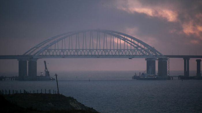 &Pi;&rho;&omicron;ϊό&nu; &upsilon;&pi;&omicron;&kappa;&lambda;&omicron;&pi;ή&sigmaf; &omicron;&iota; &delta;&iota;ά&lambda;&omicron;&gamma;&omicron;&iota; &Gamma;&epsilon;&rho;&mu;&alpha;&nu;ώ&nu; &sigma;&tau;&rho;&alpha;&tau;&iota;&omega;&tau;&iota;&kappa;ώ&nu; &gamma;&iota;&alpha; &tau;&omicron;&nu; &beta;&omicron;&mu;&beta;&alpha;&rho;&delta;&iota;&sigma;&mu;ό &tau;&eta;&sigmaf; &gamma;έ&phi;&upsilon;&rho;&alpha;&sigmaf; &tau;&eta;&sigmaf; &Kappa;&rho;&iota;&mu;&alpha;ί&alpha;&sigmaf;