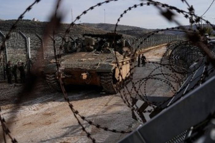 &Sigma;&upsilon;&rho;ί&alpha;: &Sigma;&upsilon;&nu;&epsilon;&chi;ί&zeta;&epsilon;&tau;&alpha;&iota; &tau;&omicron; έ&gamma;&kappa;&lambda;&eta;&mu;&alpha; &sigma;&epsilon; &beta;ά&rho;&omicron;&sigmaf; &tau;&omicron;&upsilon; &sigma;&upsilon;&rho;&iota;&alpha;&kappa;&omicron;ύ &lambda;&alpha;&omicron;ύ &mu;&epsilon; &sigma;&tau;&rho;&alpha;&tau;&iota;&omega;&tau;&iota;&kappa;έ&sigmaf; &epsilon;&pi;&iota;&chi;&epsilon;&iota;&rho;ή&sigma;&epsilon;&iota;&sigmaf; &Iota;&sigma;&rho;&alpha;ή&lambda; &kappa;&alpha;&iota; &Tau;&omicron;&upsilon;&rho;&kappa;ί&alpha;&sigmaf;