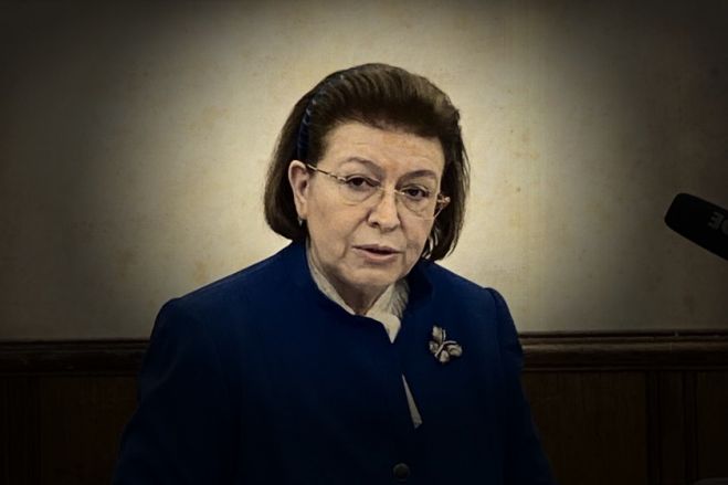 &Mu;&epsilon;&tau;&alpha;&phi;&rho;&alpha;&sigma;&tau;ή&sigmaf; &mu;&epsilon;&gamma;ά&lambda;&omega;&nu; &Epsilon;&lambda;&lambda;ή&nu;&omega;&nu; &pi;&omicron;&iota;&eta;&tau;ώ&nu; &sigma;&tau;&alpha; &rho;&omega;&sigma;&iota;&kappa;ά: &laquo;&Epsilon;ί&nu;&alpha;&iota; &upsilon;&pi;&omicron;&kappa;&rho;&iota;&tau;&iota;&kappa;έ&sigmaf; &omicron;&iota; &ldquo;&kappa;&upsilon;&rho;ώ&sigma;&epsilon;&iota;&sigmaf;&rdquo; &sigma;&alpha;&sigmaf; &kappa;&upsilon;&rho;ί&alpha; &Mu;&epsilon;&nu;&delta;ώ&nu;&eta;&raquo;...