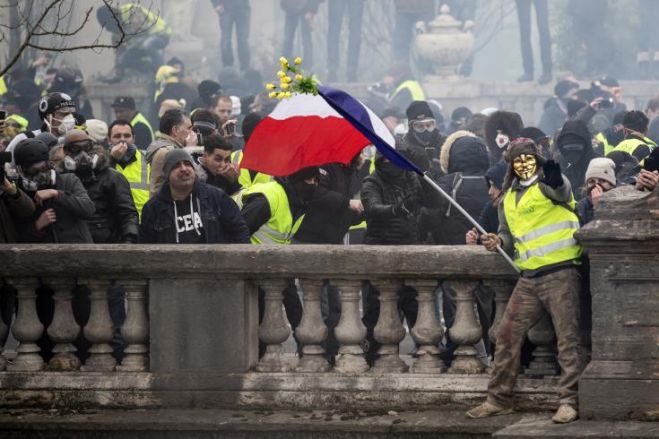 Ά&rho;&omicron;&nu; ά&rho;&omicron;&nu; &alpha;&pi;&omicron;&mu;ά&kappa;&rho;&upsilon;&nu;&sigma;&eta; &tau;&omicron;&upsilon; &Gamma;ά&lambda;&lambda;&omicron;&upsilon; &kappa;&upsilon;&beta;. &Epsilon;&kappa;&pi;&rho;&omicron;&sigma;ώ&pi;&omicron;&upsilon; &alpha;&pi;ό &tau;&omicron; &gamma;&rho;&alpha;&phi;&epsilon;ί&omicron; &tau;&omicron;&upsilon;!
