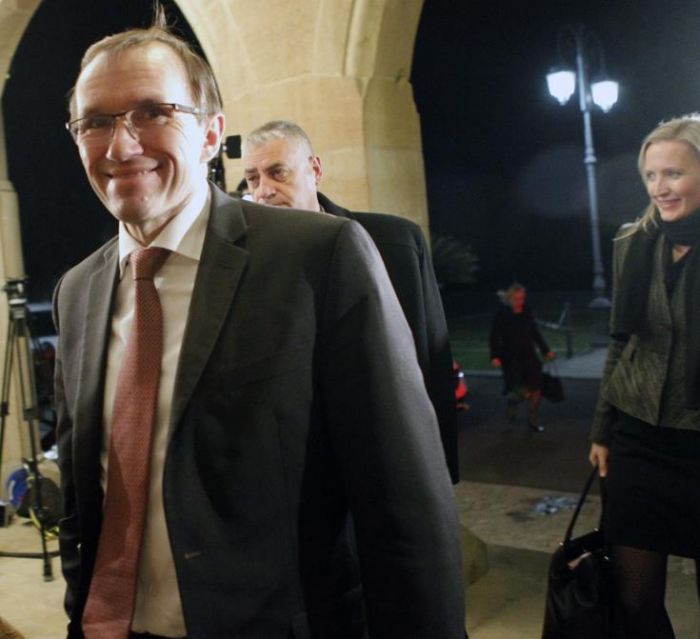 &Tau;&eta;&nu; &alpha;&pi;&omicron;&chi;ώ&rho;&eta;&sigma;&eta; &Alpha;&kappa;&iota;&nu;&tau;&zeta;ί &alpha;&pi;ό &tau;&eta; &sigma;&eta;&mu;&epsilon;&rho;&iota;&nu;ή &sigma;&upsilon;&nu;ά&nu;&tau;&eta;&sigma;&eta; &pi;&alpha;&rho;&alpha;&delta;έ&chi;&tau;&eta;&kappa;&epsilon; &omicron; Έ&iota;&nu;&tau;&epsilon; (UPD)