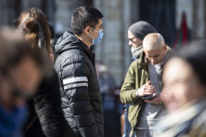 &Eta;&nu;&omega;&mu;έ&nu;&omicron; &Beta;&alpha;&sigma;ί&lambda;&epsilon;&iota;&omicron;: &Xi;&epsilon;&pi;έ&rho;&alpha;&sigma;&alpha;&nu; &tau;&omicron;&upsilon;&sigmaf; 330 &tau;&alpha; &theta;ύ&mu;&alpha;&tau;&alpha; &tau;&omicron;&upsilon; &kappa;&omicron;&rho;&omega;&nu;&omicron;ϊ&omicron;ύ