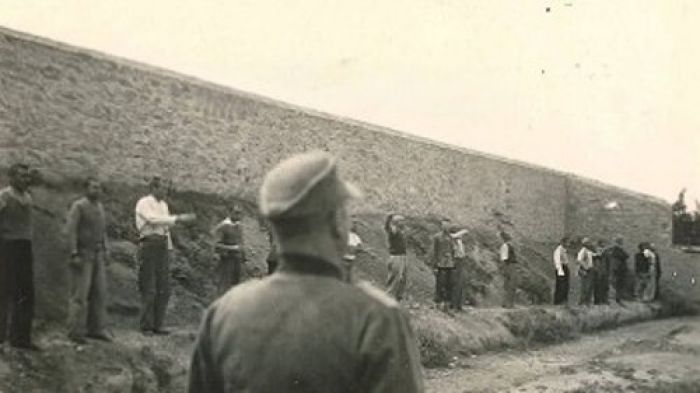 &Pi;&omicron;&iota;&omicron;&iota; ή&tau;&alpha;&nu; &alpha;&upsilon;&tau;&omicron;ί &pi;&omicron;&upsilon; &beta;ά&delta;&iota;&sigma;&alpha;&nu; &chi;&alpha;&mu;&omicron;&gamma;&epsilon;&lambda;ώ&nu;&tau;&alpha;&sigmaf; &pi;&rho;&omicron;&sigmaf; &tau;&omicron;&nu; &theta;ά&nu;&alpha;&tau;&omicron;;